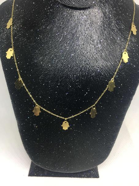 سلسلة عصرية  من الدهب عيار 18 مزينة بتشكيلة من الخميسة دات أناقة