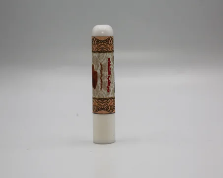 مرطب الشفاه مستخلص من شمع النحل