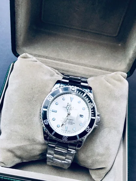 Rolex Oyster Perpetual - La Quintessence De L'Oyster