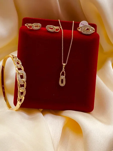 مجموعة أكسسوارات نسائية راقية  عالية جودة