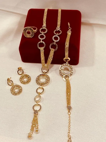 مجموعة أكسسوارات نسائية راقية