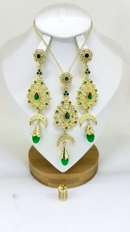 مجموعة أكسسوارات نسائية تقليدية راقية