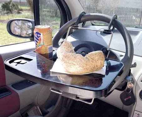 طاولة للسيارة متعددة الوضائف