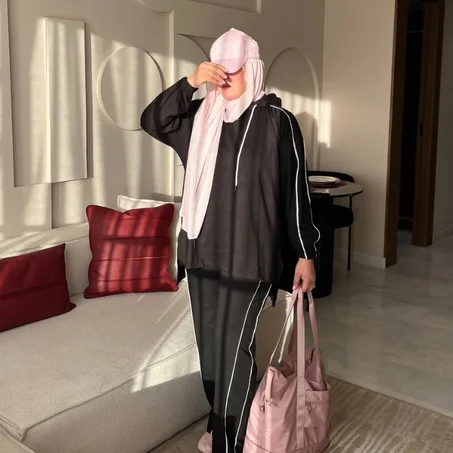طقم Comfort Suit الأصلي: جودة الثوب غتبهرك! قلبي لاكوموند ديالك عاد خلصي بكل ثقة 🛍️