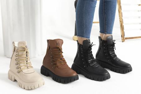 هاف بوت حريمي جلد