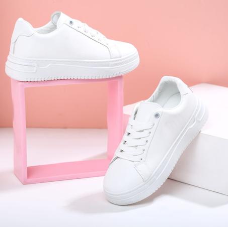 كوتشي حريمي جلد