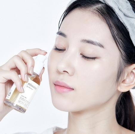 بشرة ناعمة، مشدودة وإشراقة ما تنتهي مع Mixsoon Bean Essence Vegansnail!