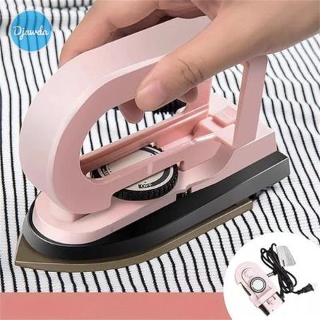 مكواة قابلة لطي