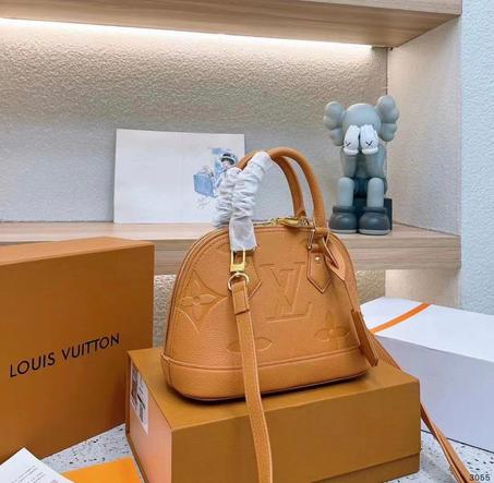 LOUIS VUTTION WOMENS BAGS-78