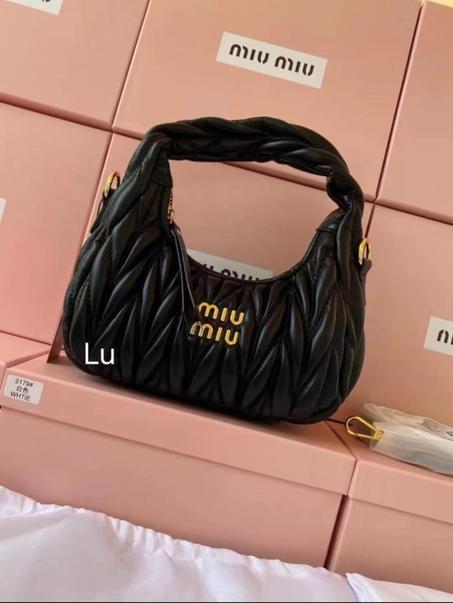 حقيبة miu1