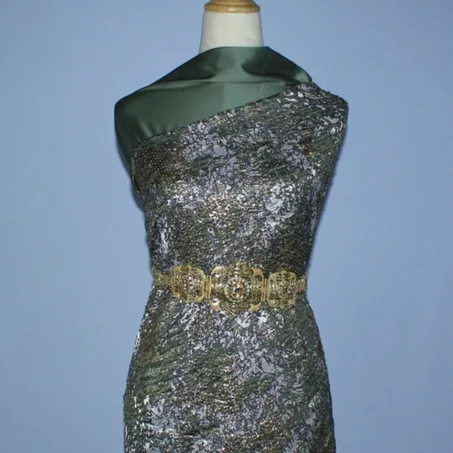 جوهرة الأندلس: طقم الزيتي الملكي والمرجان الذهبي