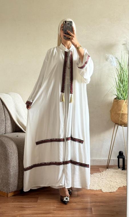 عباية الهبة العربية – فخامة الأصالة بلمسة عصرية