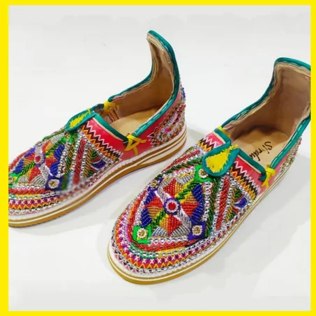 بلغة تقليدية للنساء