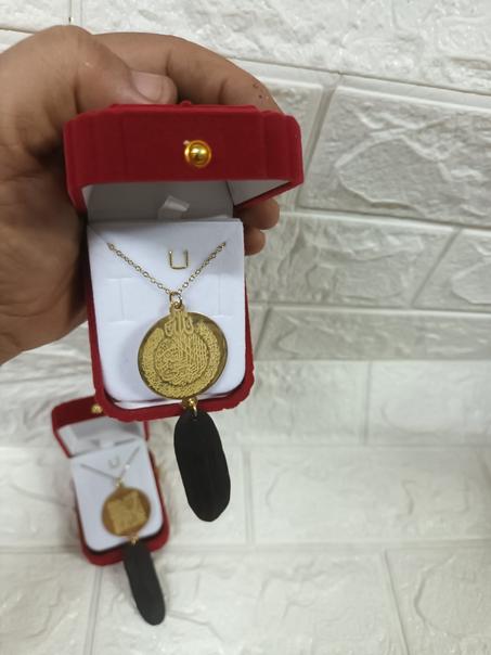 تعليقة للسيارة بالعود القماري