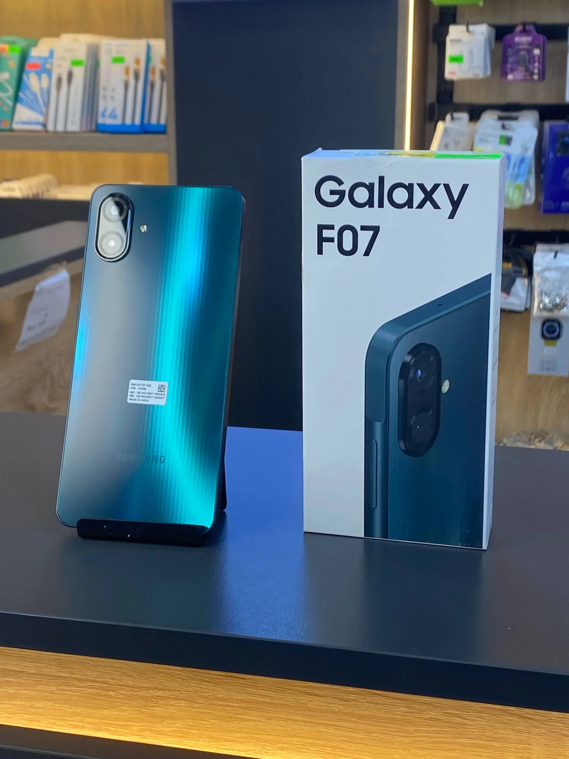SAMSUNG F07