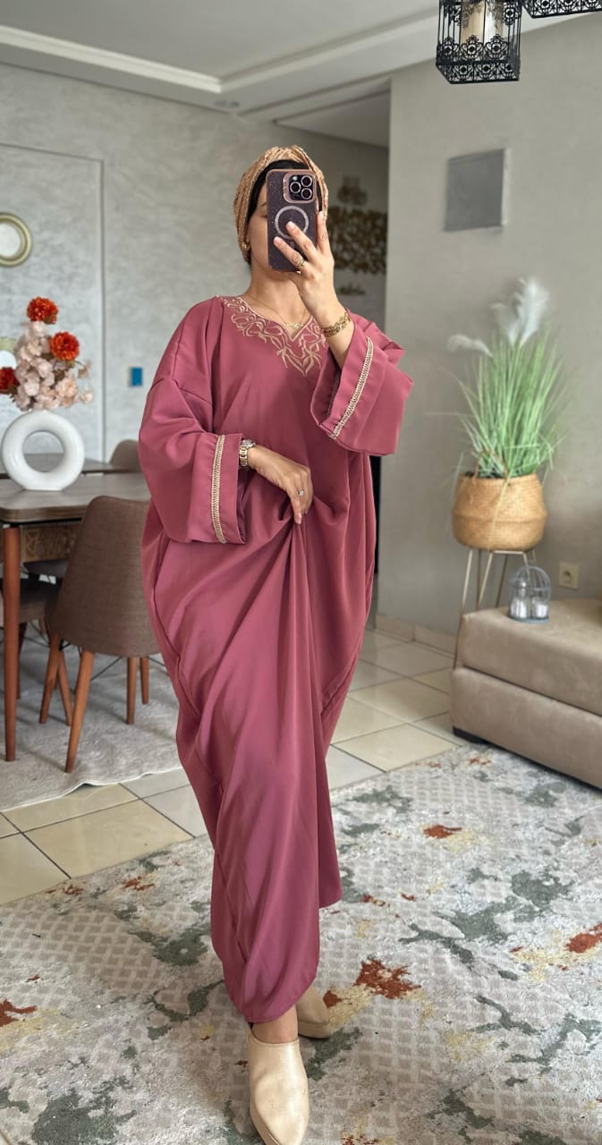 Kaftan en Crêpe Rosa avec Terza – Élégance et Raffinement pour l