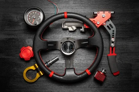 قطع و إكسسوارات السيارات