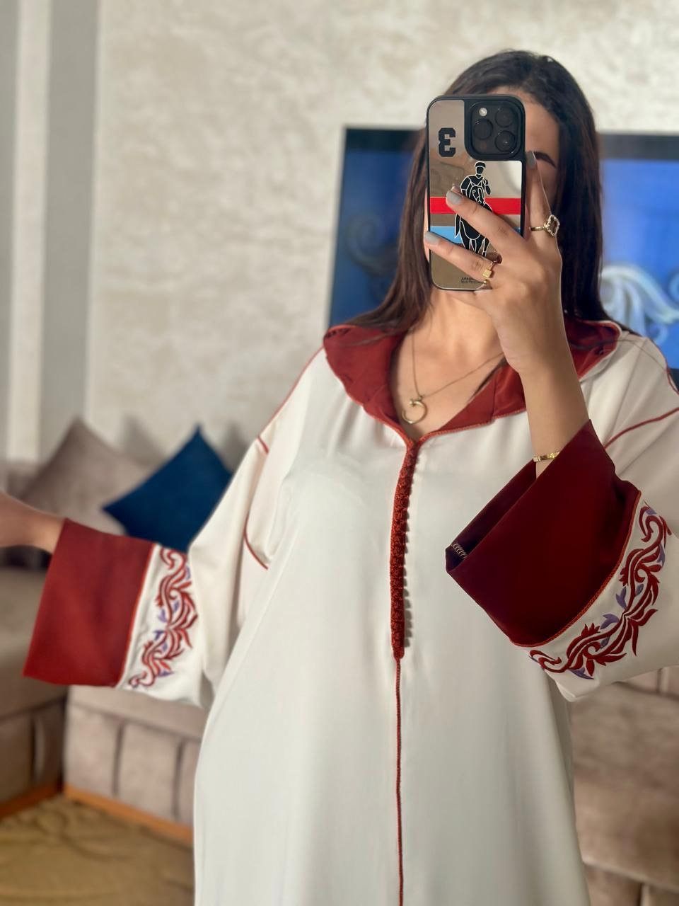 جلابة مخزانية بالكرناج مطروزة بالرباطي عين او عقدة نص توق