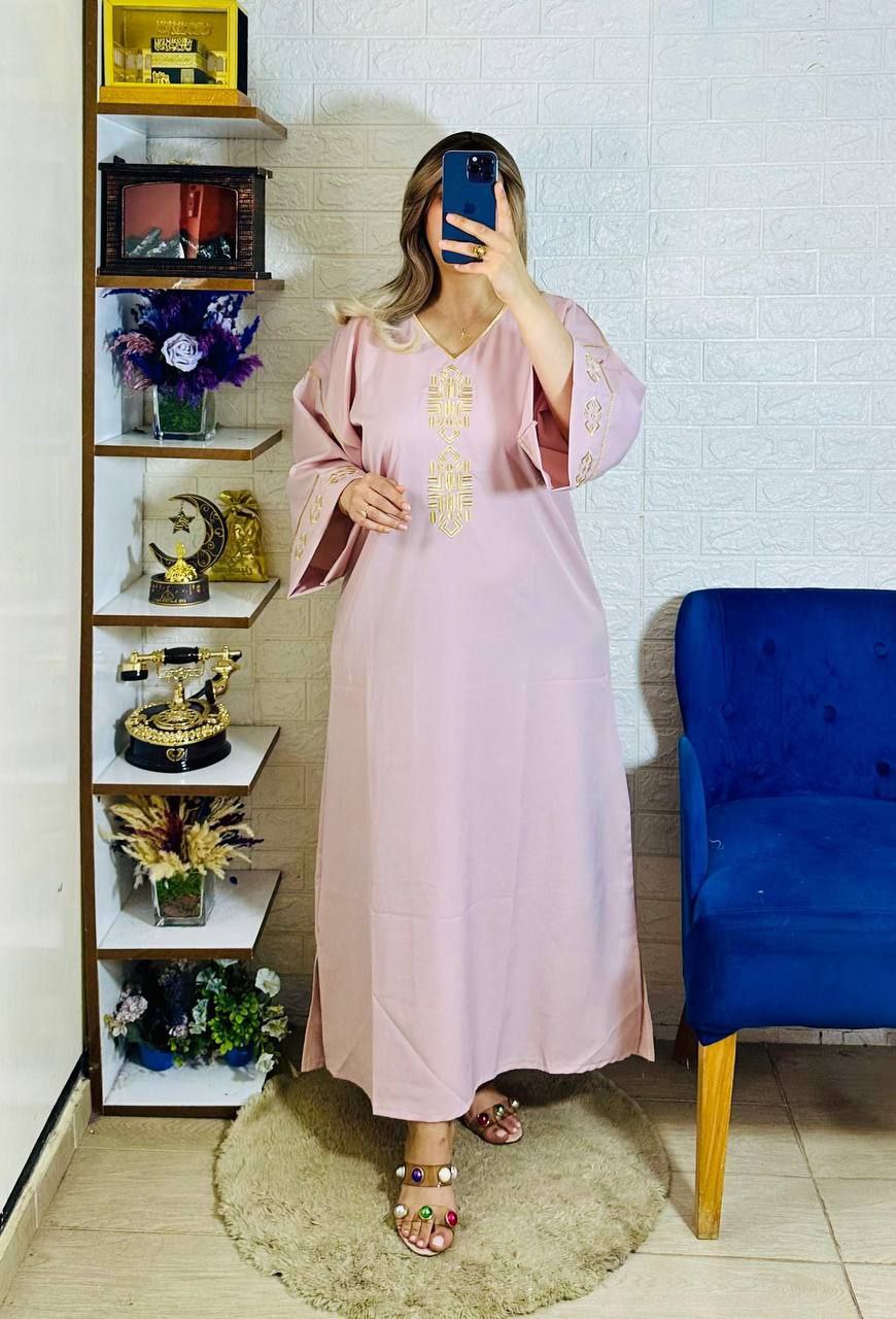 فراشة تأخذك إلى عالم من الفخامة و الاناقة مطروزة بالصقلي