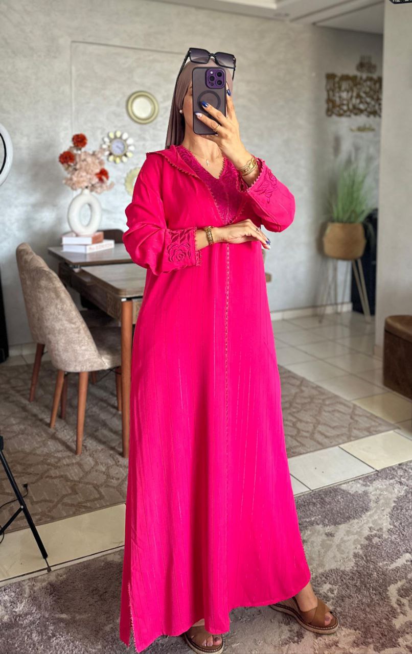 جلابة 2 پس توب كريب مسلك الفوقي التحتي كريب روزة مخدومة بالراندة او الطرز الرباطي والمقاسات L. Xl xxl