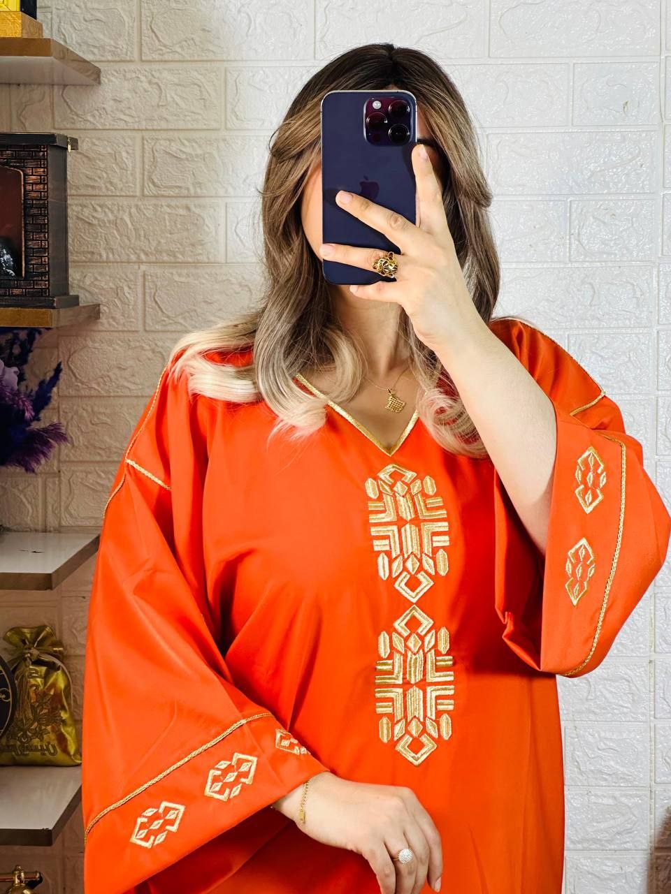 فراشة تأخذك إلى عالم من الفخامة و الاناقة مطروزة بالصقلي