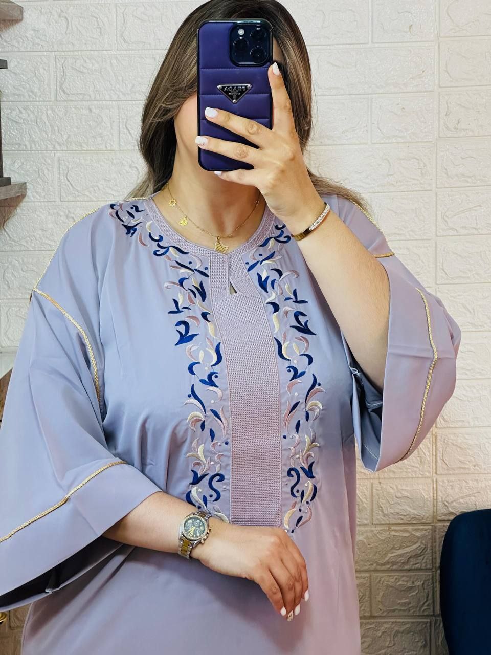 فراشة تأخذك إلى عالم من الفخامة و الاناقة مطروزة بالصقلي