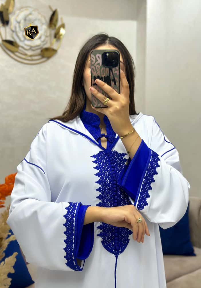 جلابة 2 بياس اللي كل العيون غادي تشوفك فيه