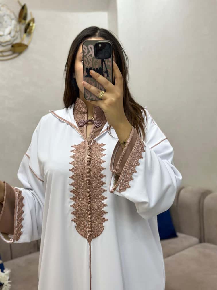 جلابة 2 بياس اللي كل العيون غادي تشوفك فيه