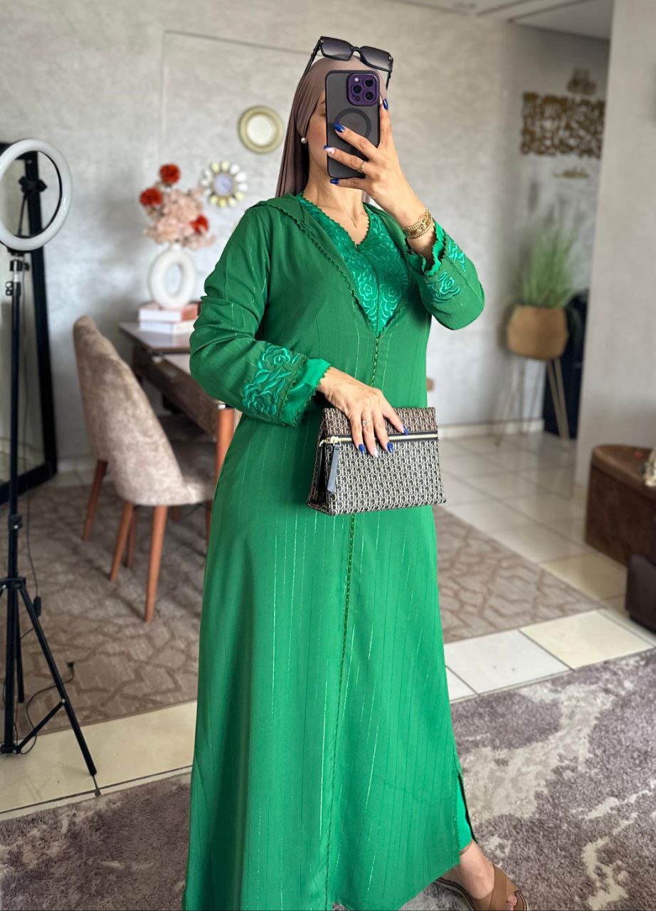 جلابة 2 پس توب كريب مسلك الفوقي التحتي كريب روزة مخدومة بالراندة او الطرز الرباطي والمقاسات L. Xl xxl