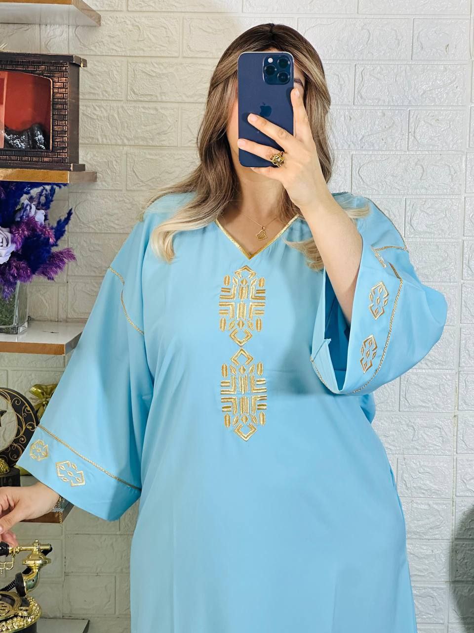 فراشة تأخذك إلى عالم من الفخامة و الاناقة مطروزة بالصقلي