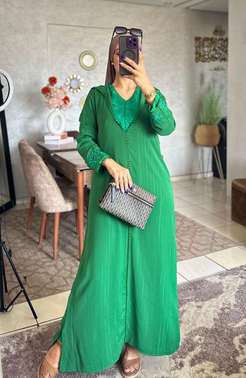 جلابة 2 پس توب كريب مسلك الفوقي التحتي كريب روزة مخدومة بالراندة او الطرز الرباطي والمقاسات L. Xl xxl