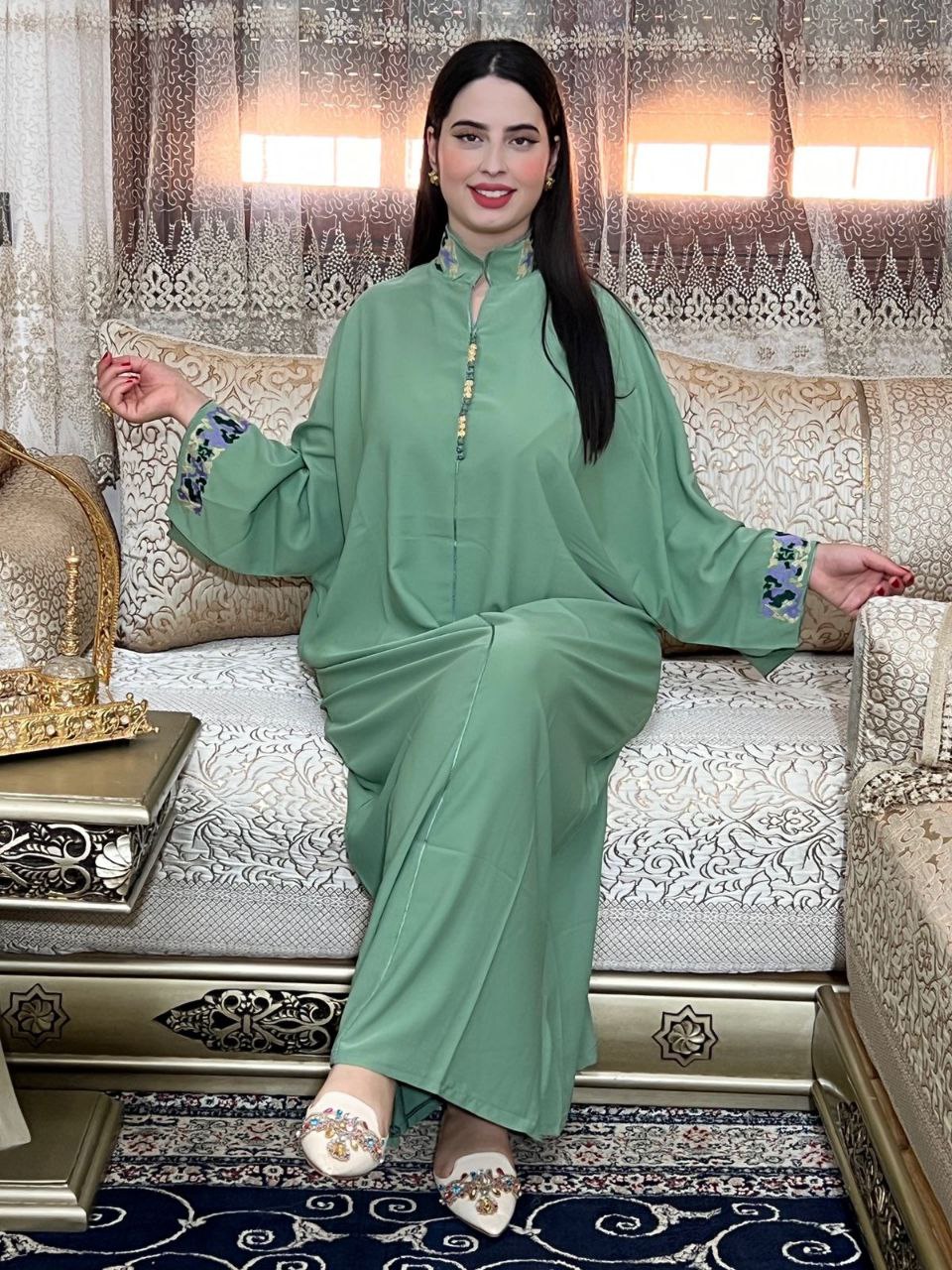 فراشة تأخذك إلى عالم من الفخامة