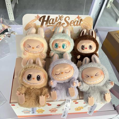 "Labubu وصل! 🧸🔥"