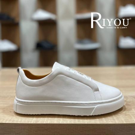 R 0142 Baskets blanc