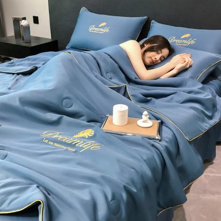 فراش السرير الفاخر