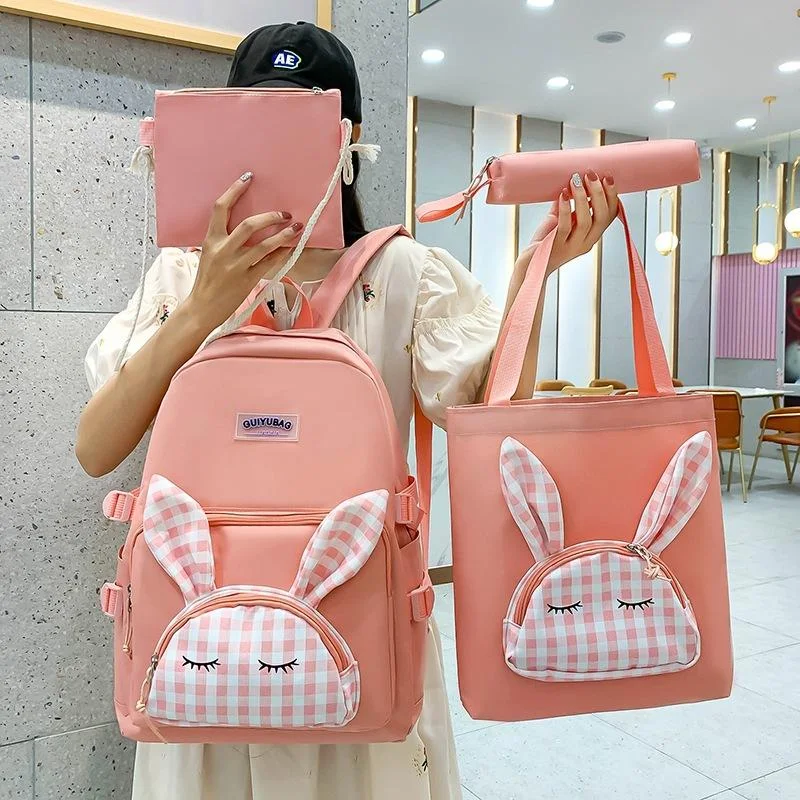 🎒🐰 خلي صغيرك يمشي للمدرسة بالستايل ديالو!