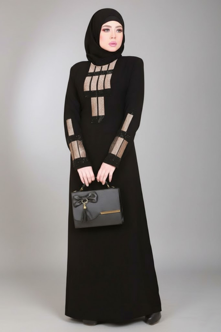 عباية مناسبات راقية بتطريز فضي لامع وقصة عصرية