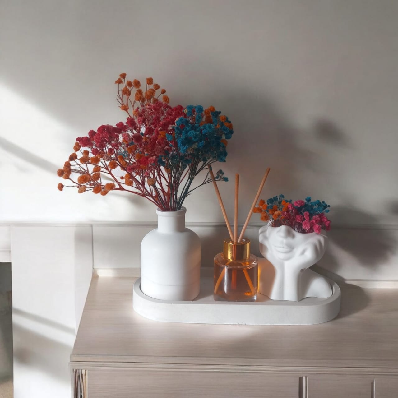 Combinaison entre un vase nordique pot penseur et diffuseur de parfum maison 2