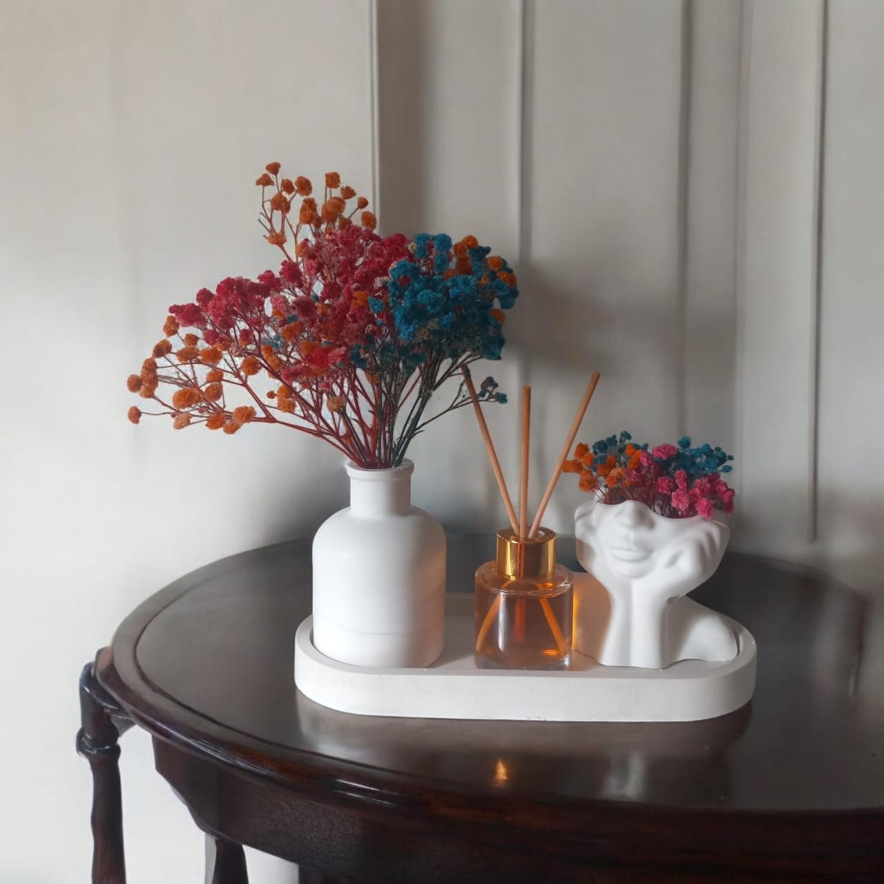 Combinaison entre un vase nordique pot penseur et diffuseur de parfum maison 2