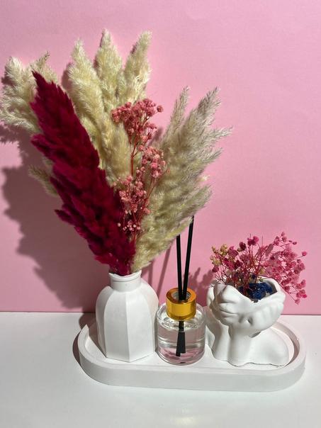 Combinaison entre un vase nordique pot penseur et diffuseur de parfum maison pampas colorées style 2