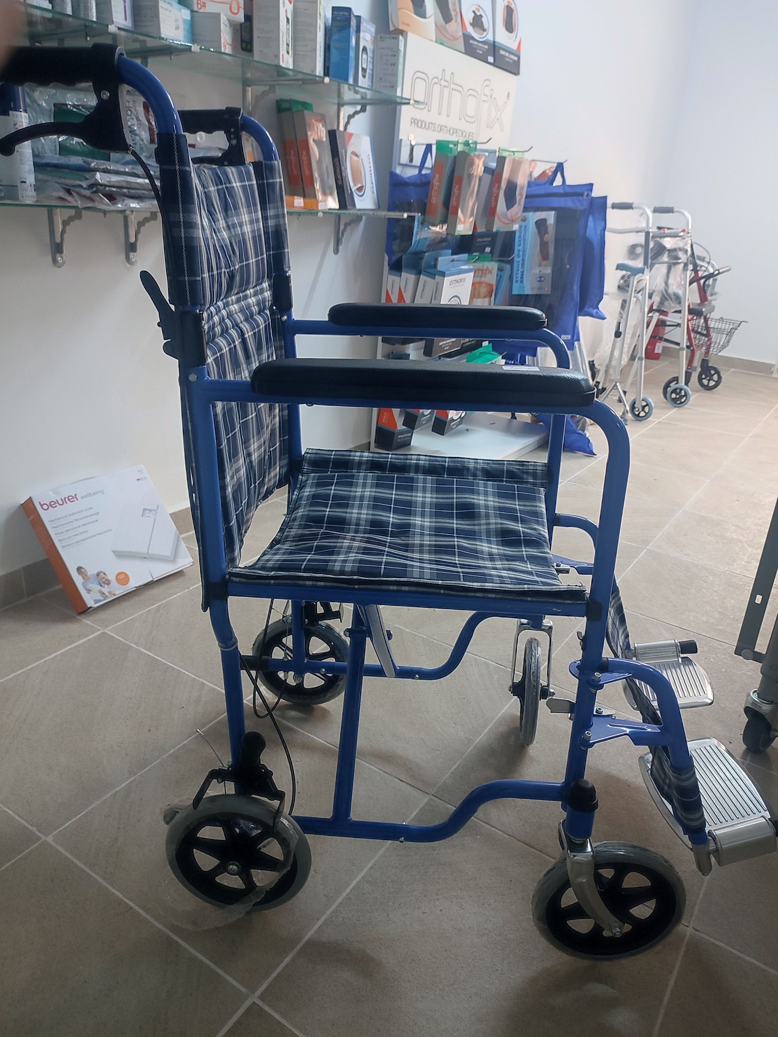 Chaise roulant standard a petites roues