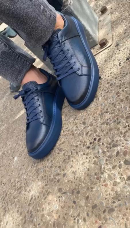 Basket cuir bleu R111