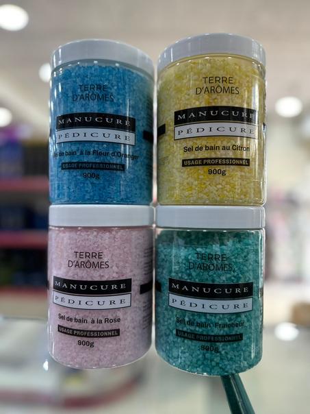 PEDICURE ET MANICURE