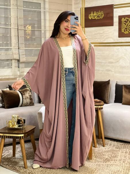 كمنو كريب أناقة ورقي فاللباس والتصميم