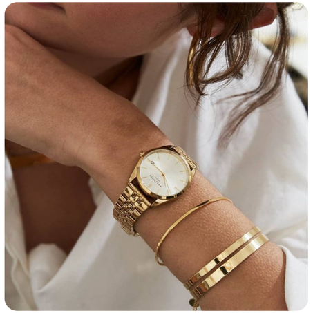 ساعات نسائية