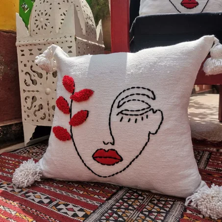 Housse de Coussin Tissée et Brodée à la Main en Coton - Évasion Bohème