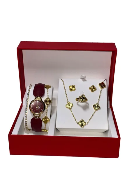 طقم متكامل للأناقة – ساعة ومجوهرات بلمسة ذهبية