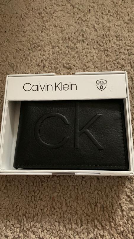Portefeuille Calvin Klein pour hommes noir محفظة كالفن كلاين للرجال سوداء