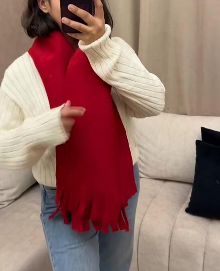 Mikasa 🧣 scarf