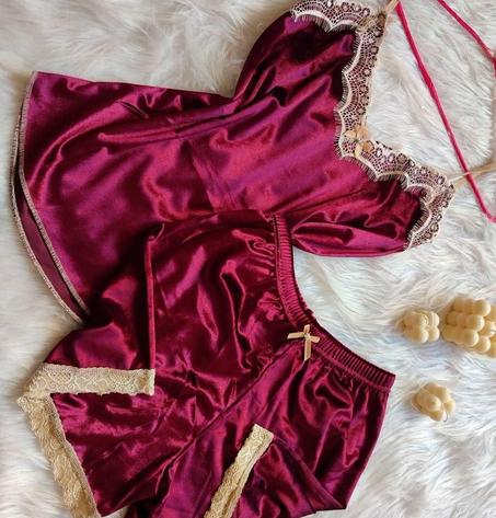 أناقة بلون يخطف الأنظار